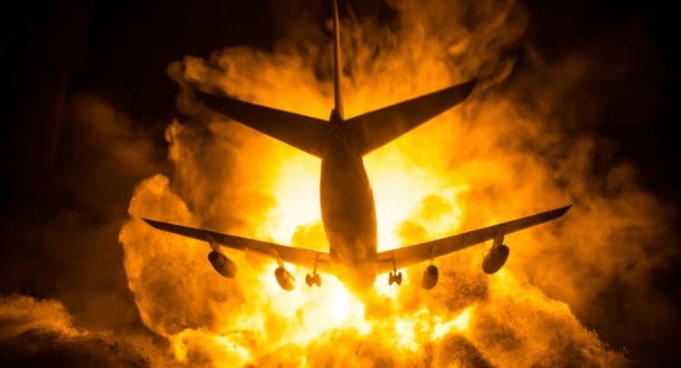 AAL Faces Dual Headwinds: Soaring Fuel Costs and Government Shutdown Strain